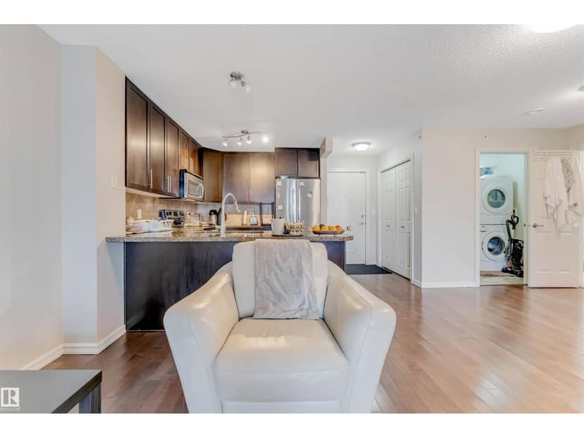 #409 2204 44 AV NW — photo 11 of 22