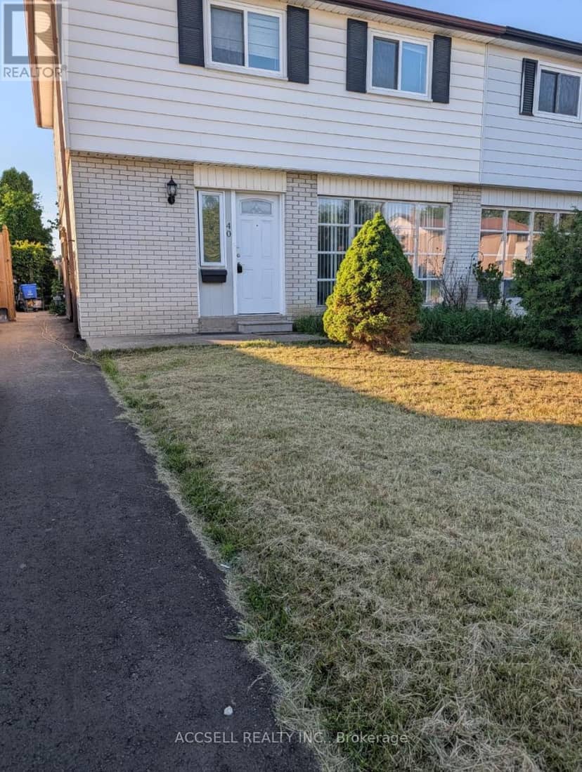 40 Flamingo Crescent — photo 1 of 4