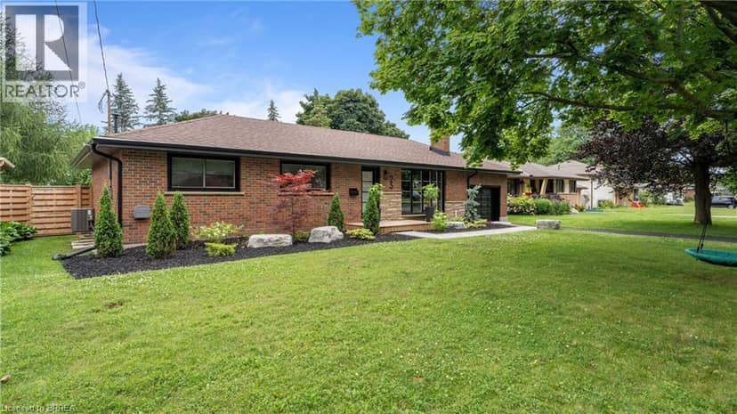 25 SENECA Crescent — photo 3 of 38