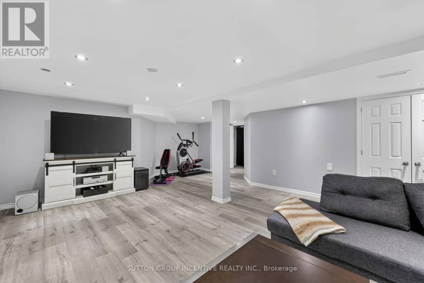 4 Chantal Street — photo 33 of 40