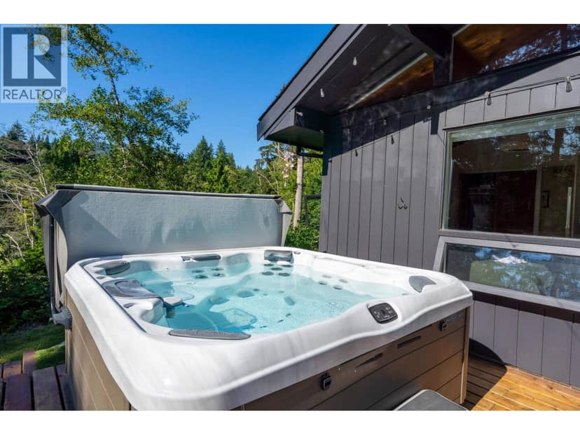 1440 VELVET ROAD, Gibsons, photo 2