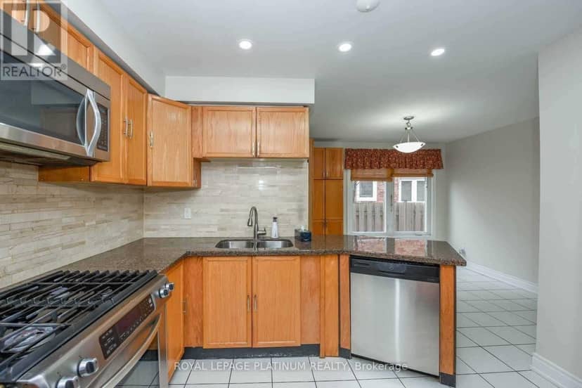 63 Lord Simcoe Drive — photo 10 of 29