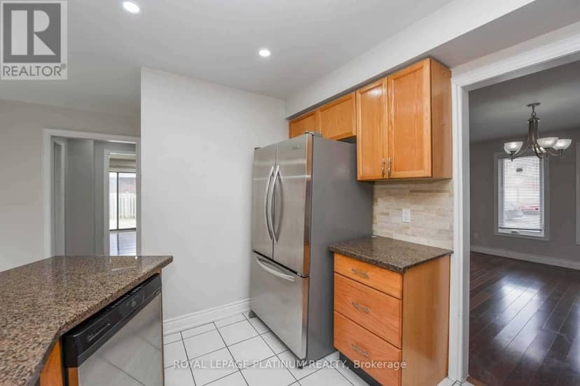 63 Lord Simcoe Drive — photo 11 of 29