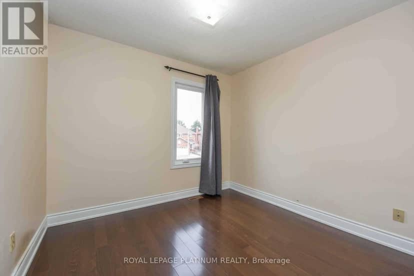 63 Lord Simcoe Drive — photo 12 of 29
