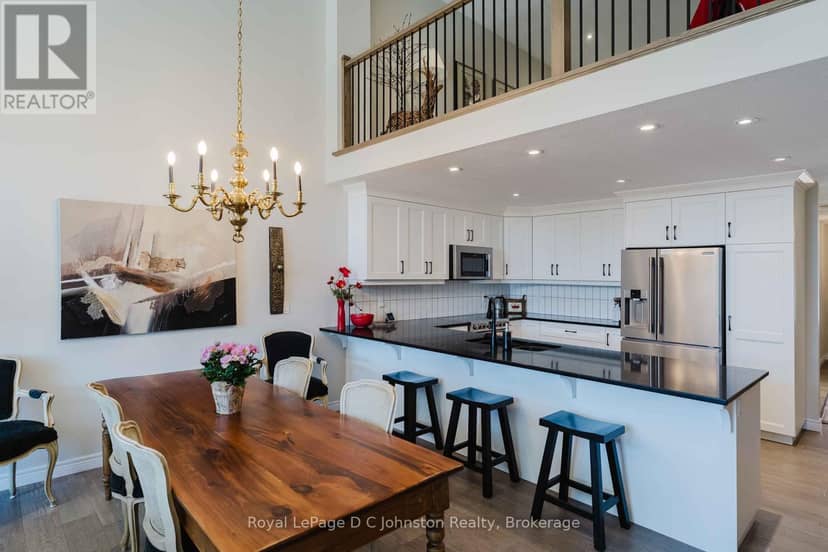 16 - 560 Devonshire Road — photo 10 of 40