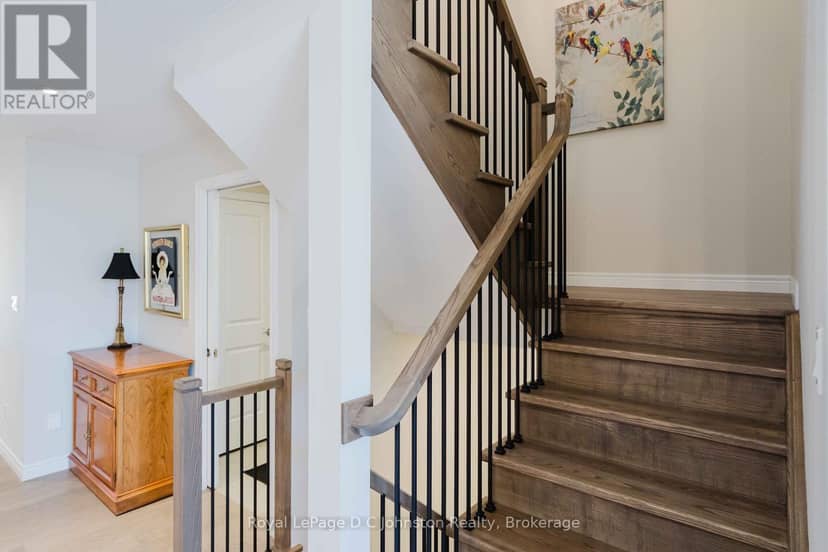 16 - 560 Devonshire Road — photo 22 of 40