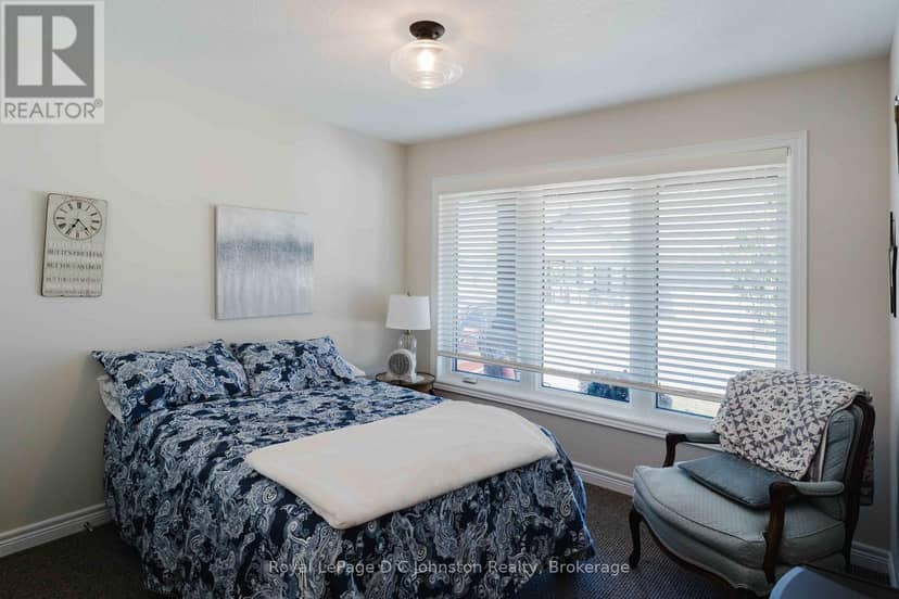 16 - 560 Devonshire Road — photo 20 of 40