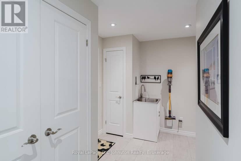 16 - 560 Devonshire Road — photo 39 of 40