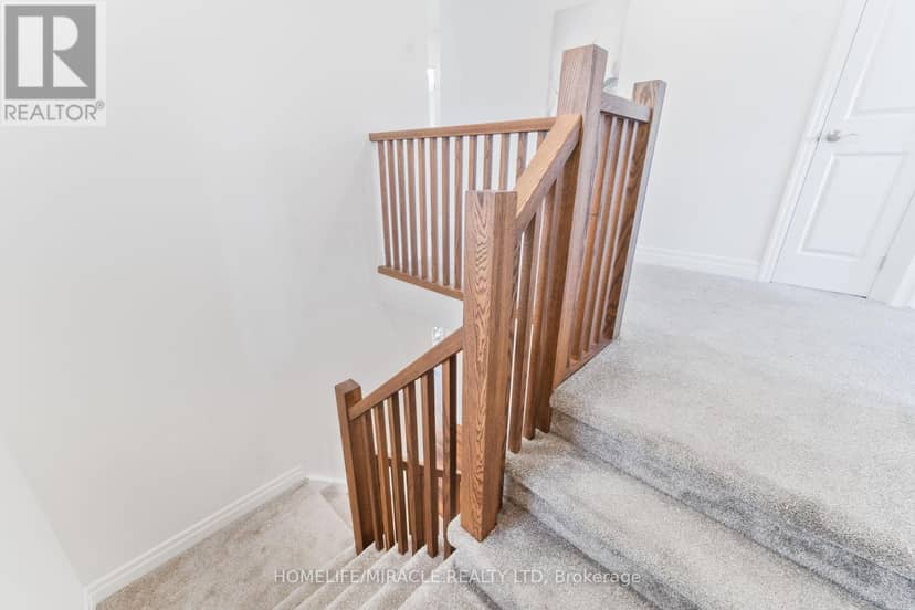 53 Robertson Drive — photo 16 of 40