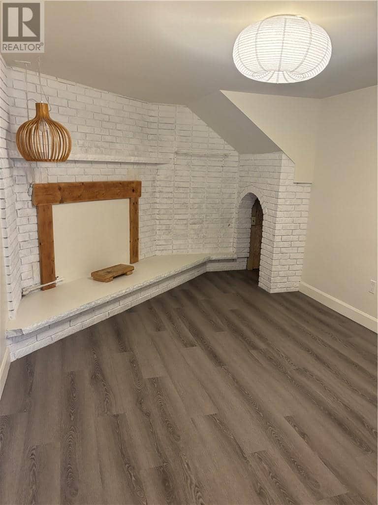 561 Burton Avenue — photo 31 of 40