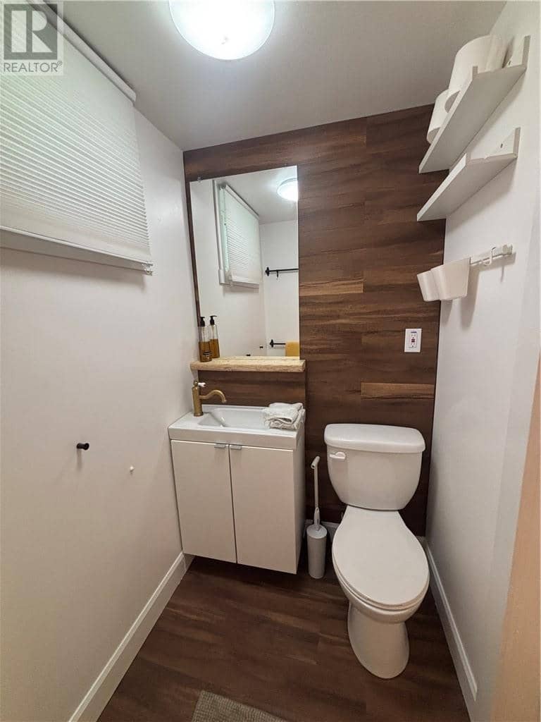 561 Burton Avenue — photo 35 of 40