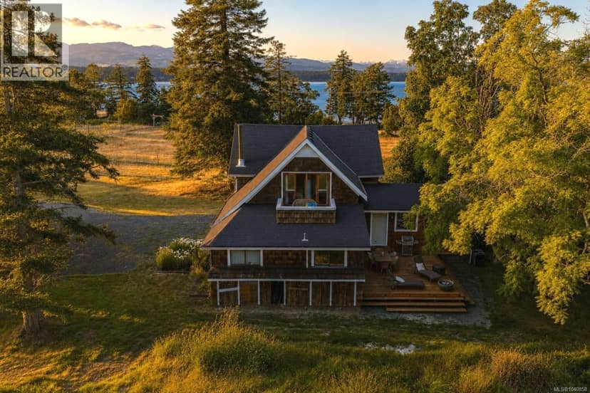 500 Central Rd, Hornby Island