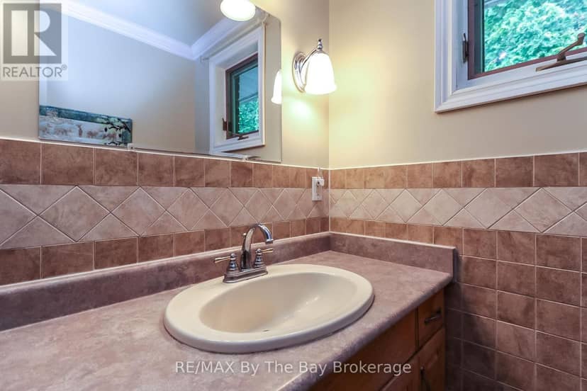 116 Stroud Crescent — photo 26 of 40