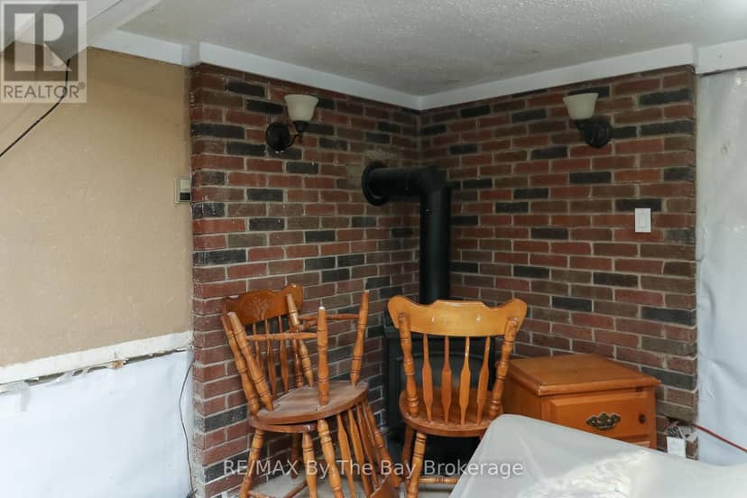 116 Stroud Crescent — photo 29 of 40