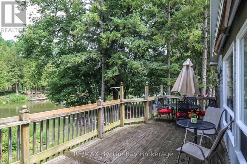 116 Stroud Crescent — photo 31 of 40