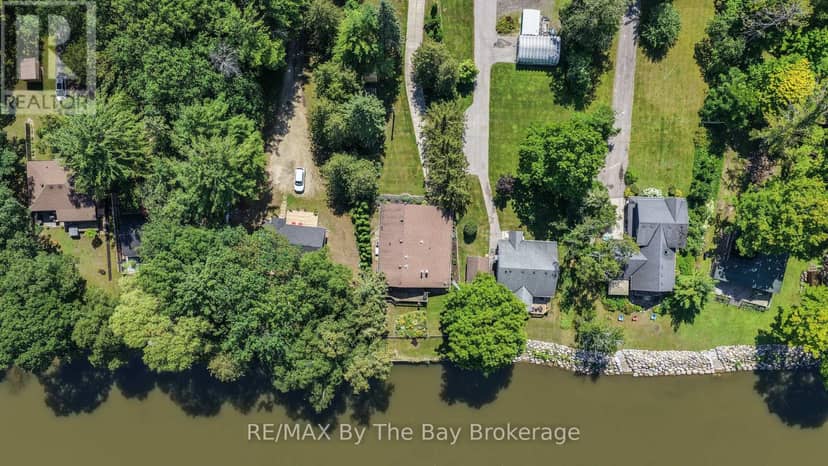 116 Stroud Crescent — photo 40 of 40