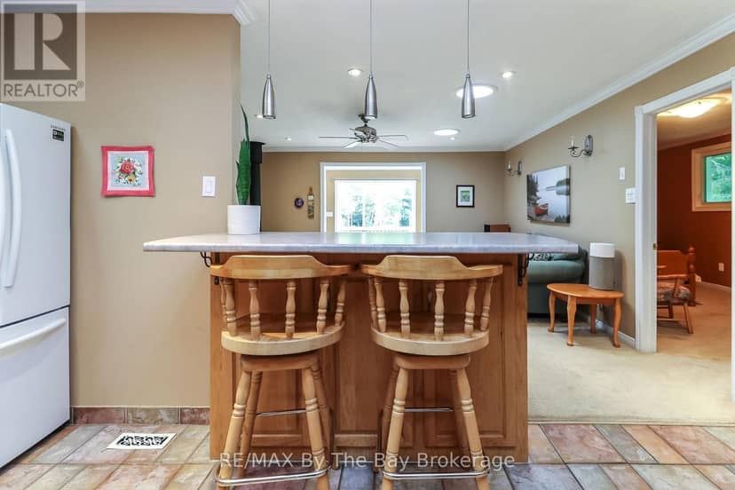 116 Stroud Crescent — photo 7 of 40