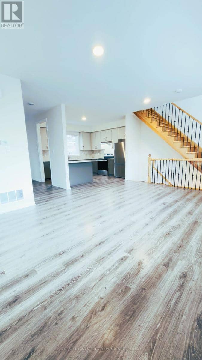 42 Ambereen Place E — photo 6 of 33