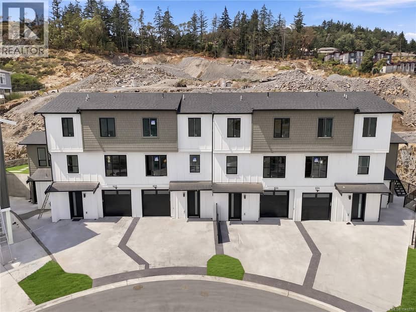 836 BLACKBIRD Pl, Langford