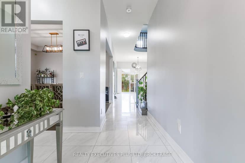 9211 Tallgrass Avenue — photo 4 of 40