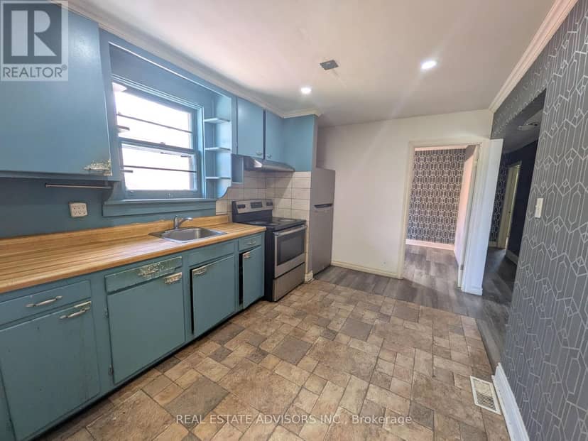 45 Pitt Avenue — photo 4 of 20