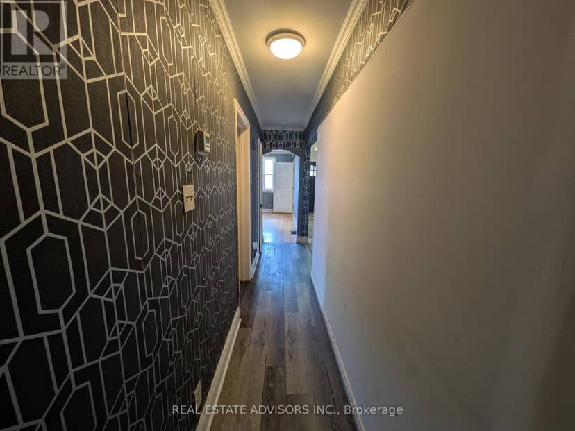 45 Pitt Avenue — photo 8 of 20