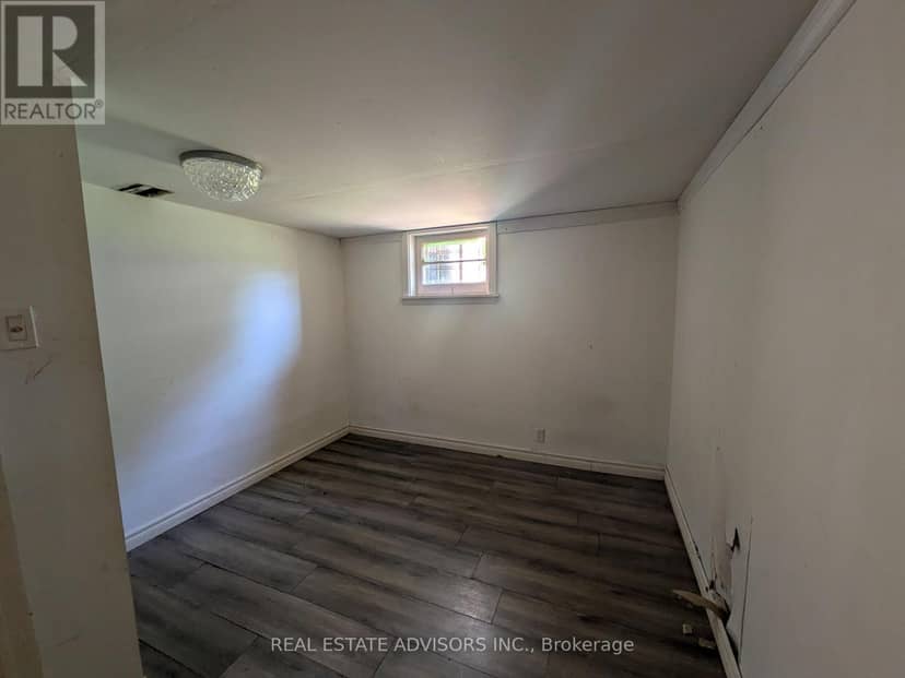45 Pitt Avenue — photo 18 of 20