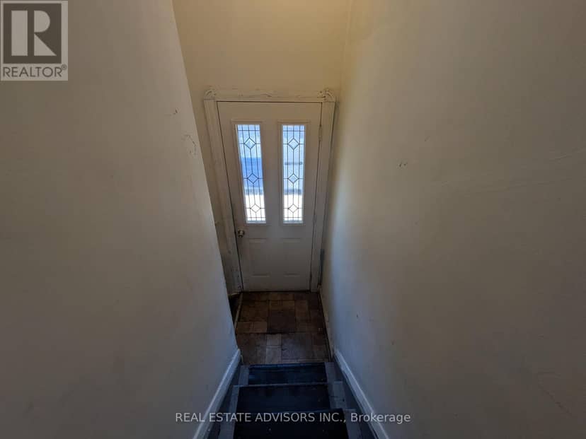45 Pitt Avenue — photo 12 of 20
