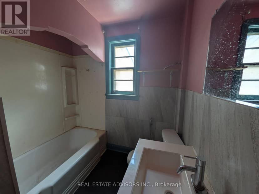 45 Pitt Avenue — photo 7 of 20