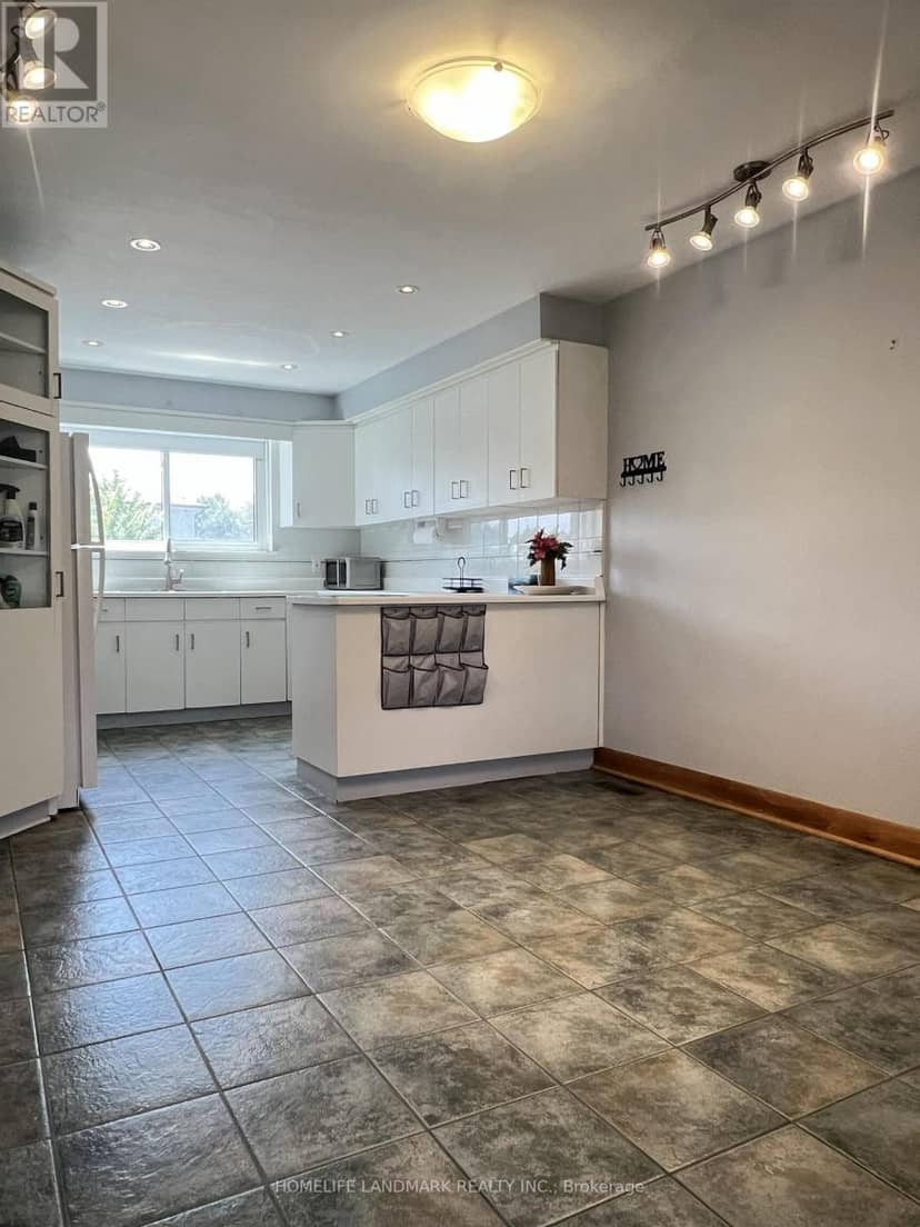 27 Tillplain Road — photo 7 of 39