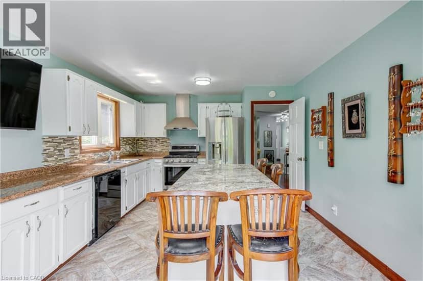 95 ALLEN Street — photo 18 of 40