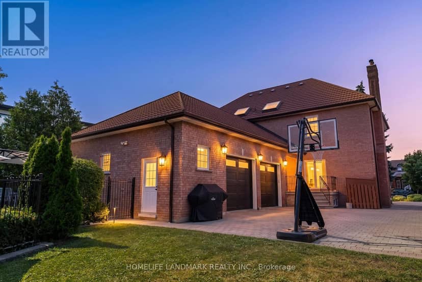 193 Codsell Avenue, Toronto, photo 2