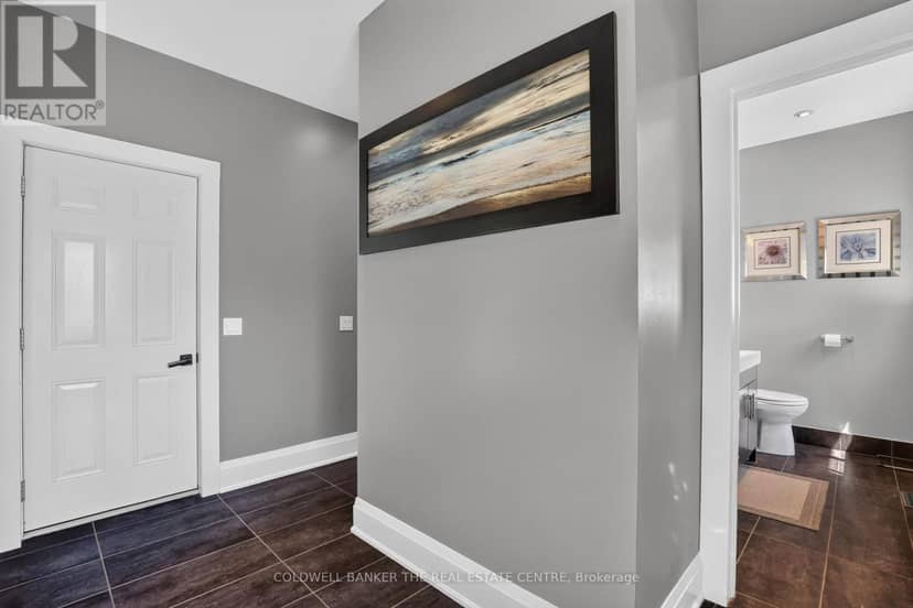 176 Pleasant Boulevard — photo 18 of 40
