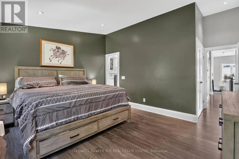 176 Pleasant Boulevard — photo 37 of 40