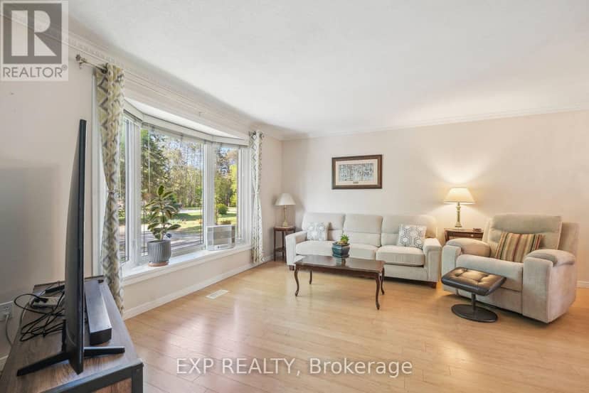 8245 Main Street, Adjala-Tosorontio, photo 5