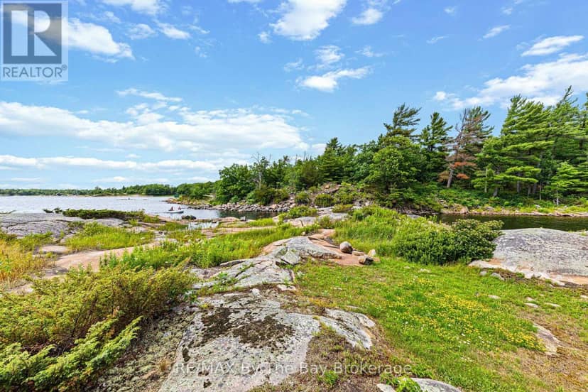 6686 Island 1040/LITTLE Beausoleil Island — photo 38 of 40