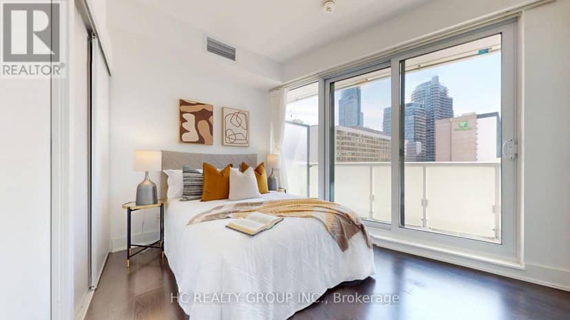 1205 - 403 Church Street — photo 13 of 36