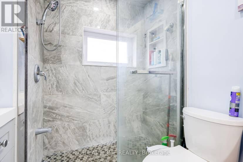 4 Leslie Street — photo 16 of 40