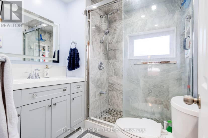 4 Leslie Street — photo 17 of 40
