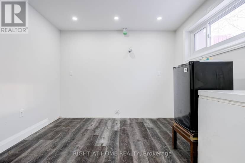 4 Leslie Street — photo 31 of 40