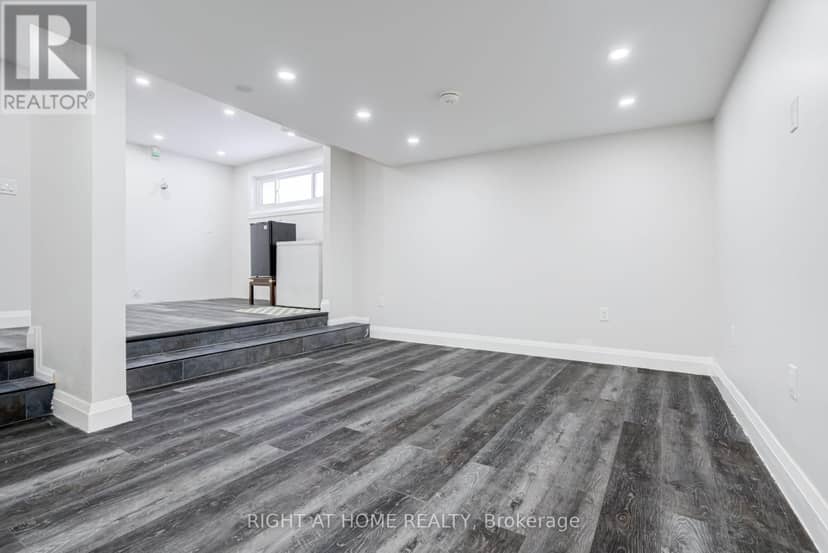 4 Leslie Street — photo 34 of 40
