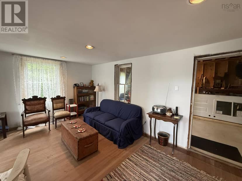 13886 Highway 6 — photo 9 of 40