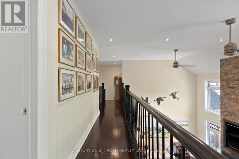 75 Marine Drive — photo 16 of 40