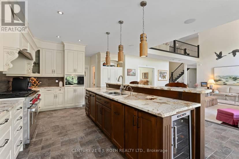 75 Marine Drive — photo 7 of 40