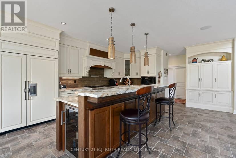 75 Marine Drive — photo 8 of 40