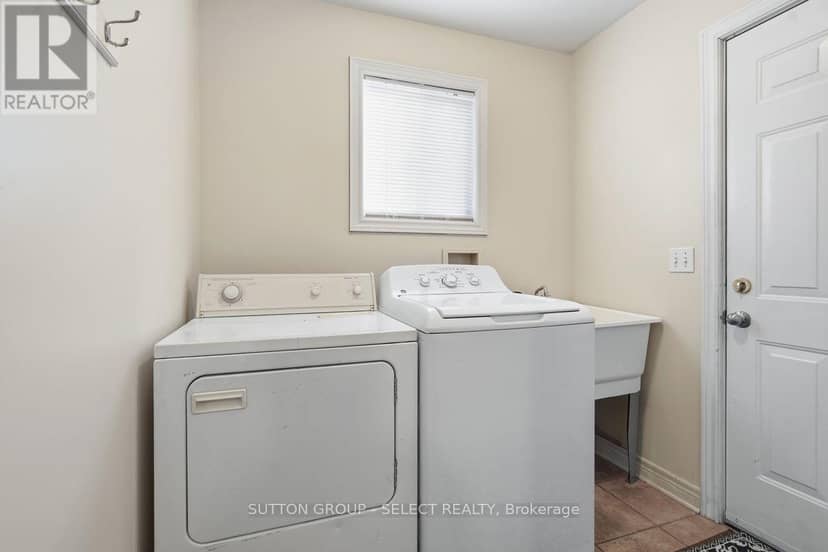 1789 Devos Drive — photo 18 of 40