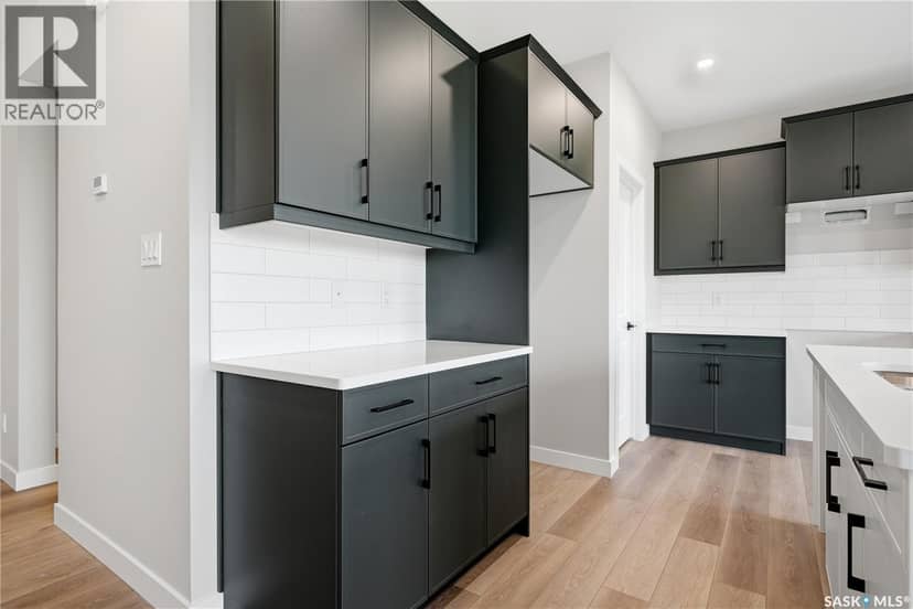 3172 Favel DRIVE — photo 3 of 33