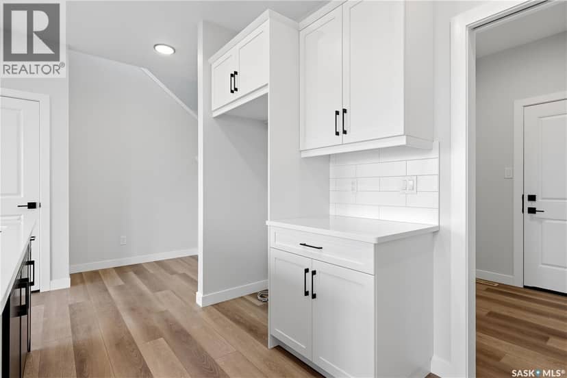3180 Favel DRIVE — photo 4 of 40