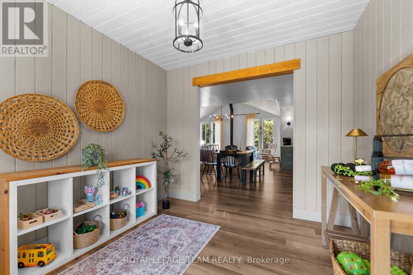 36 Hillcrest Avenue — photo 8 of 40