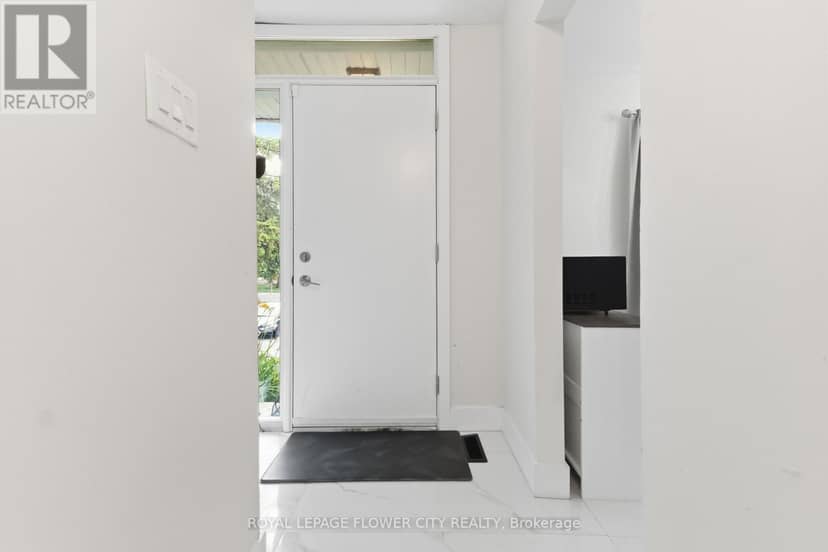 191 Boullee Street — photo 3 of 20